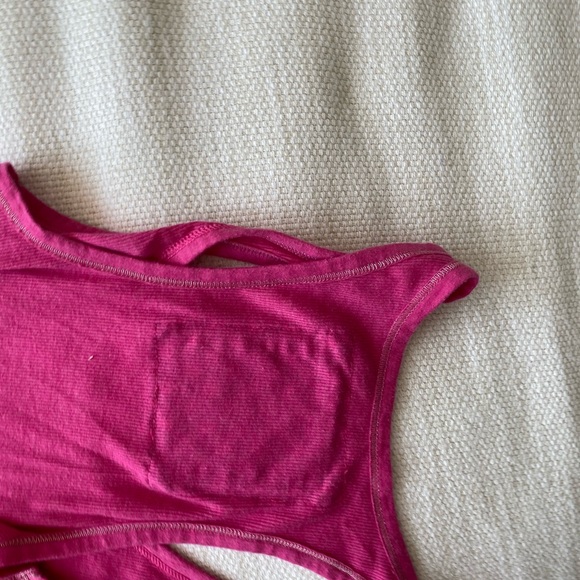 VS PINK Gold Sequin Heart Tank top Size Xs. - Picture 6 of 6